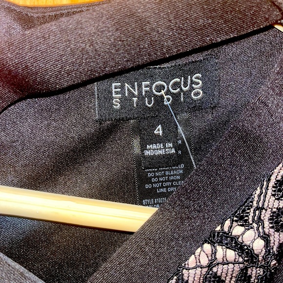 Size 4 NWT light pink with black lace sheath dress - Picture 3 of 4